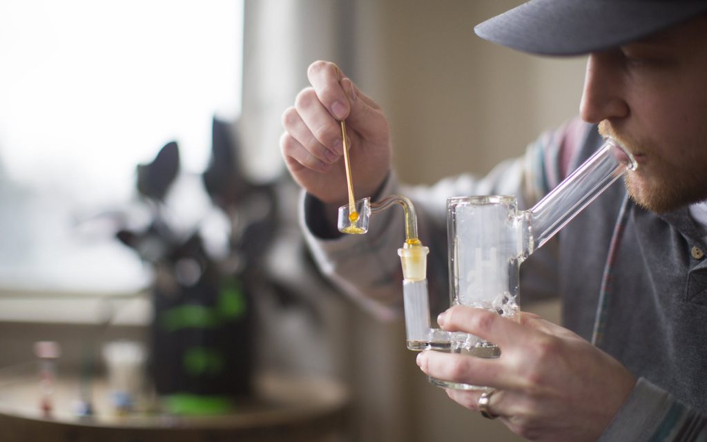 Ultimate Guide on CBD Dabbing? What is it? Effects of Dabbing